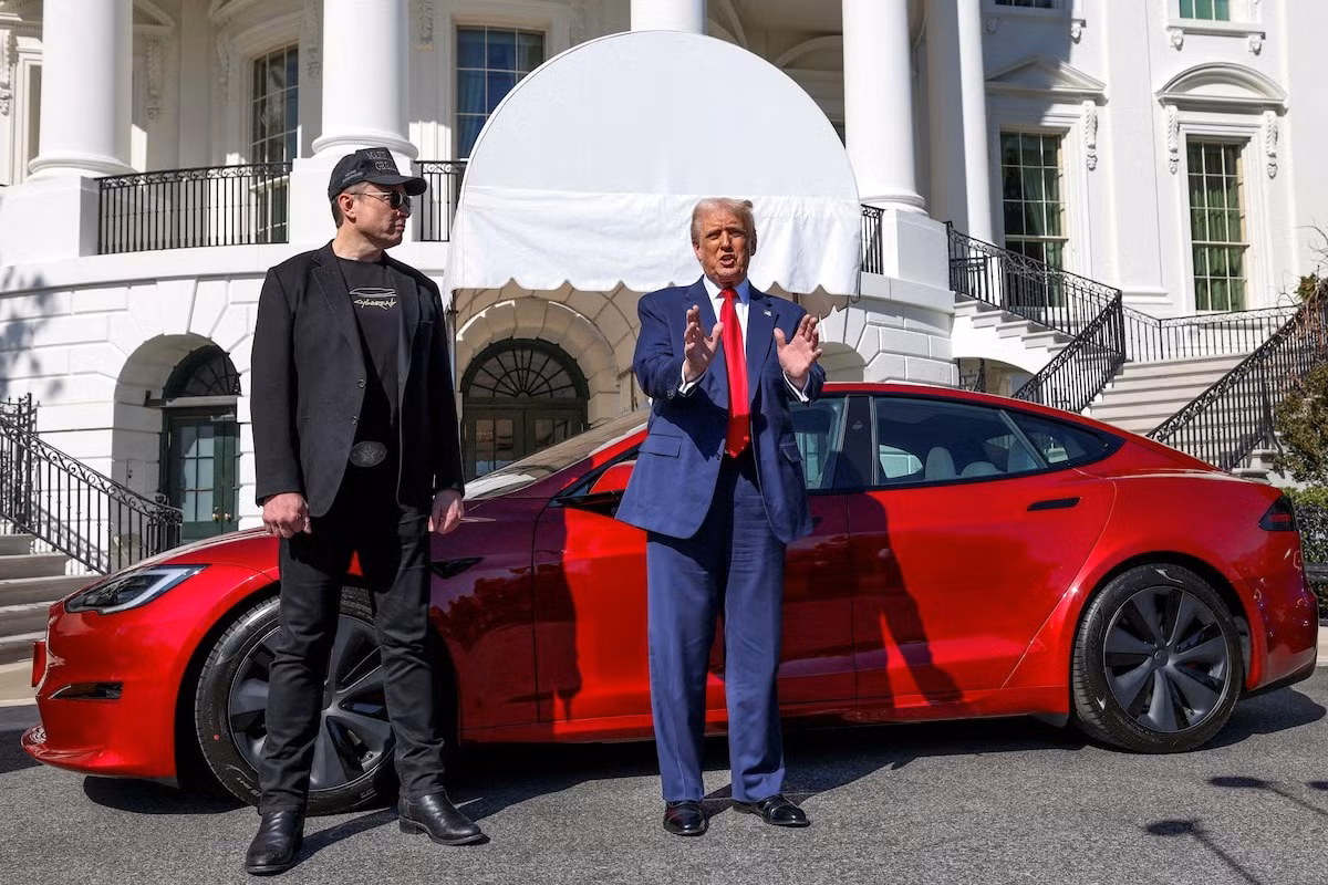 Tesla bị quay lưng khi Elon Musk can thiệp chính phủ Mỹ.