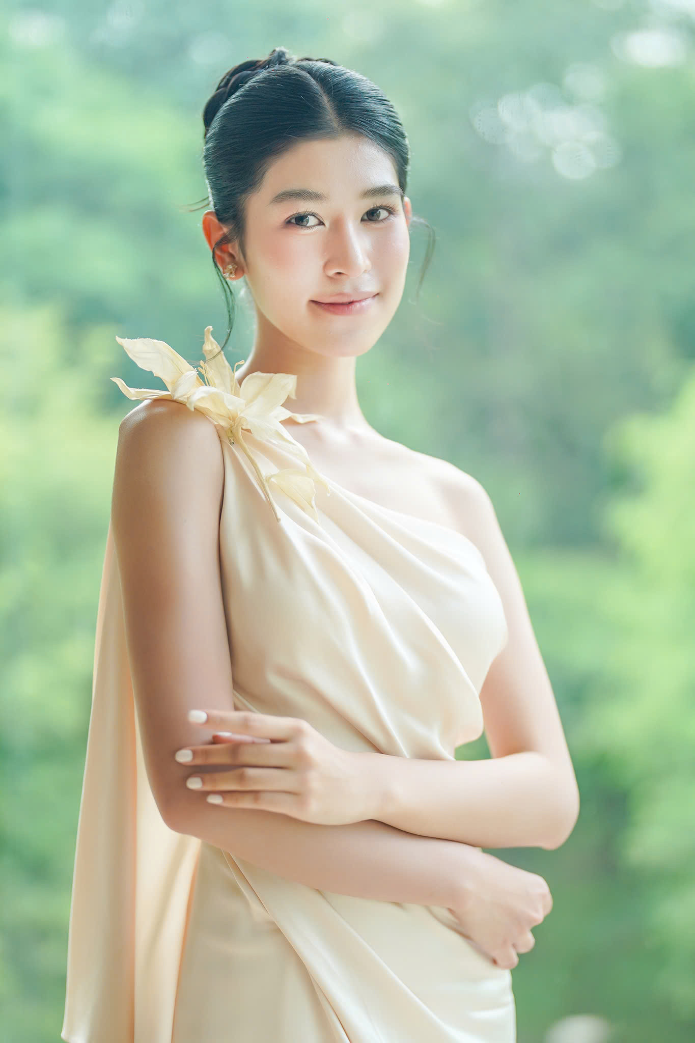 Sau ba tháng đồng hành cùng Hoa hậu Việt Nam, Thanh Thảo nói cô đủ tự tin để đại diện cho thế hiện trẻ bản lĩnh, vừa tri thức nhưng vẫn có sự mềm mại của người con gái Việt Nam. "Tôi mong muốn lan tỏa thông điệp sống đẹp, có lý tưởng, nuôi dưỡng yêu thương và truyền cảm hứng tích cực. Tôi tin mỗi người trẻ đều có cơ hội trở thành nguồn ánh sáng, cùng nhau thắp sáng cộng đồng", Thanh Thảo chia sẻ thêm.