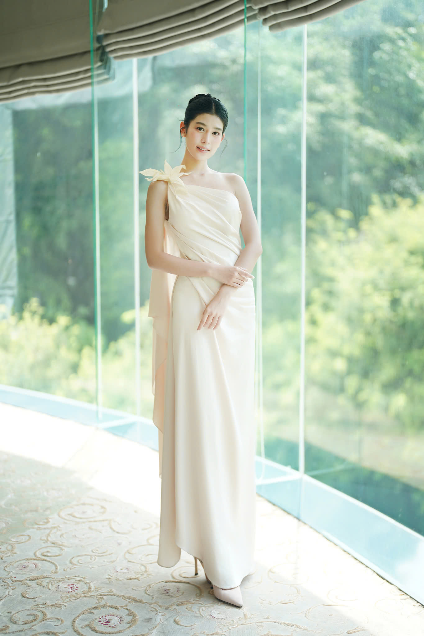 Dù gia đình không áp đặt con gái hoàn hảo mọi mặt, Thanh Thảo vẫn tự đặt ra mục tiêu, định hướng bản thân rõ ràng. "Tôi luôn tự hỏi mình cố gắng làm gì và vì điều gì để hoàn thiện bản thân. Mọi người thường nhận xét tôi hay cười, thật ra tôi nghĩ đó cũng là mục tiêu của mình. Tôi tin rằng nụ cười mang lại hạnh phúc cho chính tôi và sự tích cực đến người đối diện", cô chia sẻ.