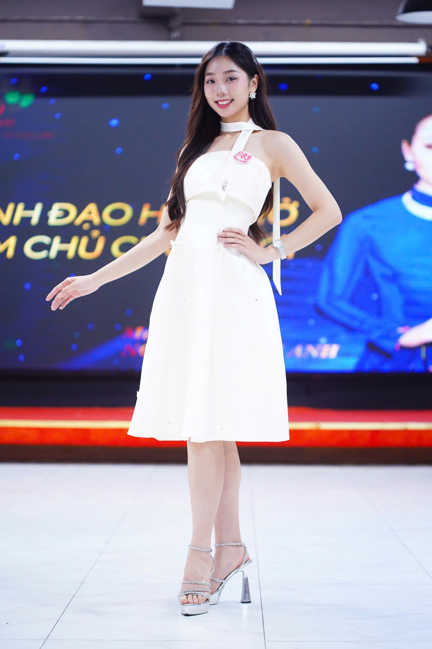 Thùy Dương có lợi thế học thức khi theo học cùng lúc ĐH Ngoại thương và ĐH Kinh tế Quốc dân.