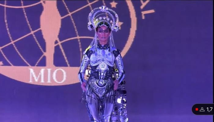 Trang phục National Costume của thí sinh khác tại Miss Intercontinental.
