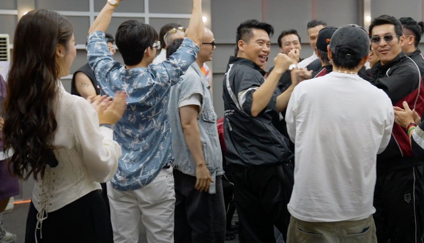 Khoảnh khắc các anh tài chờ đón hai anh trai hồi sinh. Khoảnh khắc các anh tài chờ đón hai anh trai hồi sinh.