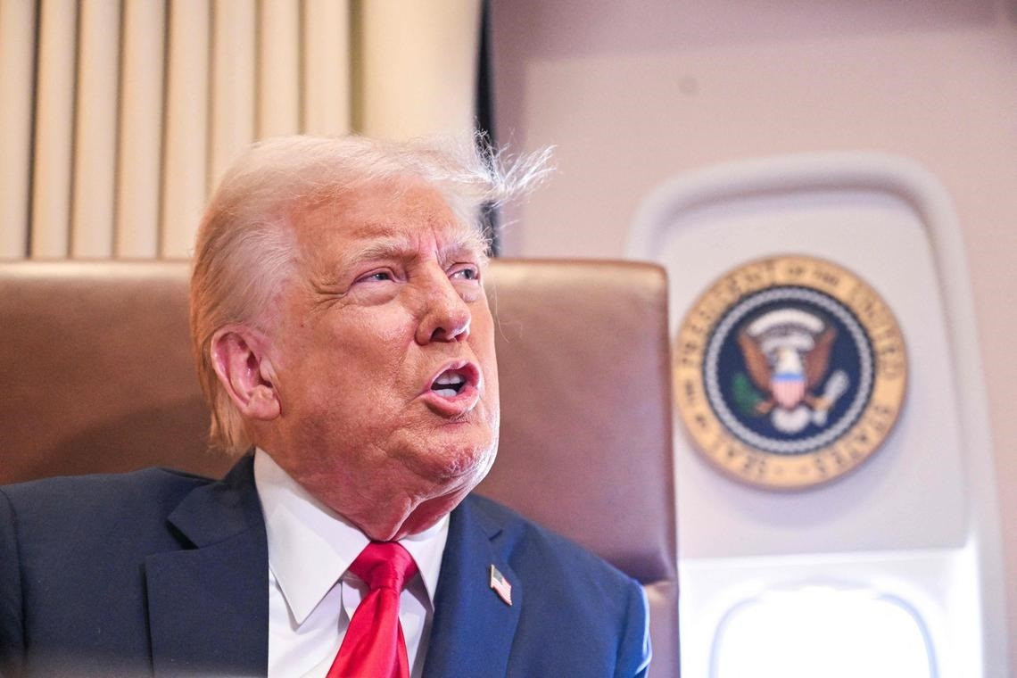 Giá vàng, nhiên liệu những ngày qua bị ảnh hưởng do chính sách áp thuế mạnh mẽ của ông Trump. Giá vàng, nhiên liệu những ngày qua bị ảnh hưởng do chính sách áp thuế mạnh mẽ của ông Trump.