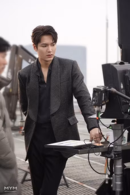 JIsoo và Lee Min Ho sắp hợp tác trong phim mới.