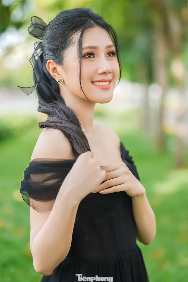 Đến với Hoa hậu Việt Nam 2024, Thùy Nhiên được nhận xét là một trong những thí sinh có gương mặt khả ái nhất. Đáp lại, cô gái quê Vĩnh Long nói: "Đẹp là yếu tố quan trọng, nhưng yếu tố giúp bản thân được người khác nhớ đến là kiến thức và tri thức. Mỗi cuộc thi đều có tiêu chí riêng, điều cần làm là phải tỏa sáng trong chặng hành trình".