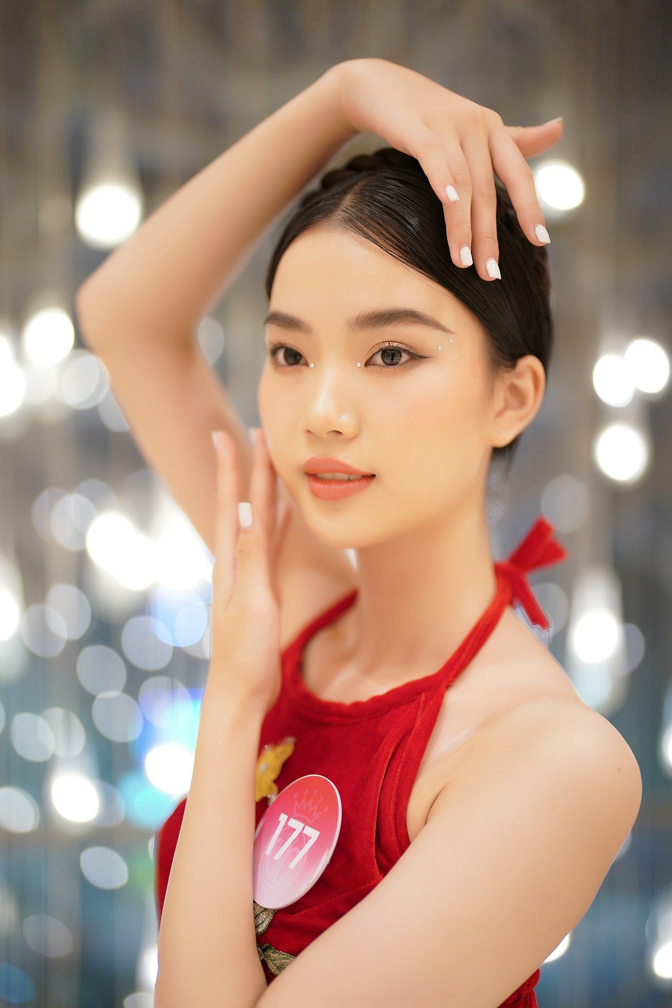 Thí sinh vận dụng bài học thần thái vào các bức ảnh. Thí sinh vận dụng bài học thần thái vào các bức ảnh.