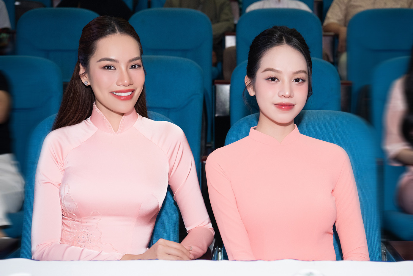 Hoạt động đầu trong dự án Tết hạnh phúc 2024 là buổi họp mặt và trao quà cho đồng bào dân tộc thiểu số có hoàn cảnh khó khăn. Dự án được công ty Sen Vàng phối hợp tổ chức cùng Mặt trận Tổ quốc Việt Nam.