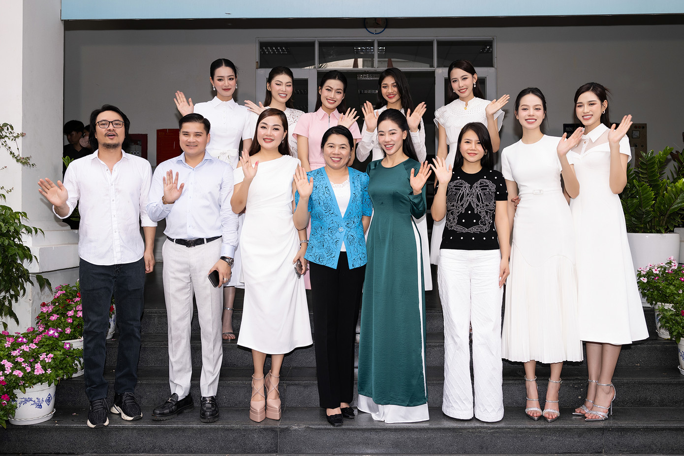 Chiều cùng ngày, dự án thứ tư trong chuỗi Tết hạnh phúc 2024, với chủ đề Xuân yêu thương - Tết nghĩa tình đã diễn ra tại Hội liên hiệp phụ nữ Thành phố Hồ Chí Minh. Hoa hậu Huỳnh Thị Thanh Thủy, Hoa hậu Đỗ Thị Hà, Á hậu Ngọc Hằng, Ngọc Thảo, Bùi Khánh Linh, Minh Kiên, Minh Thư tham gia trao quà đến trẻ em có hoàn cảnh khó khăn.