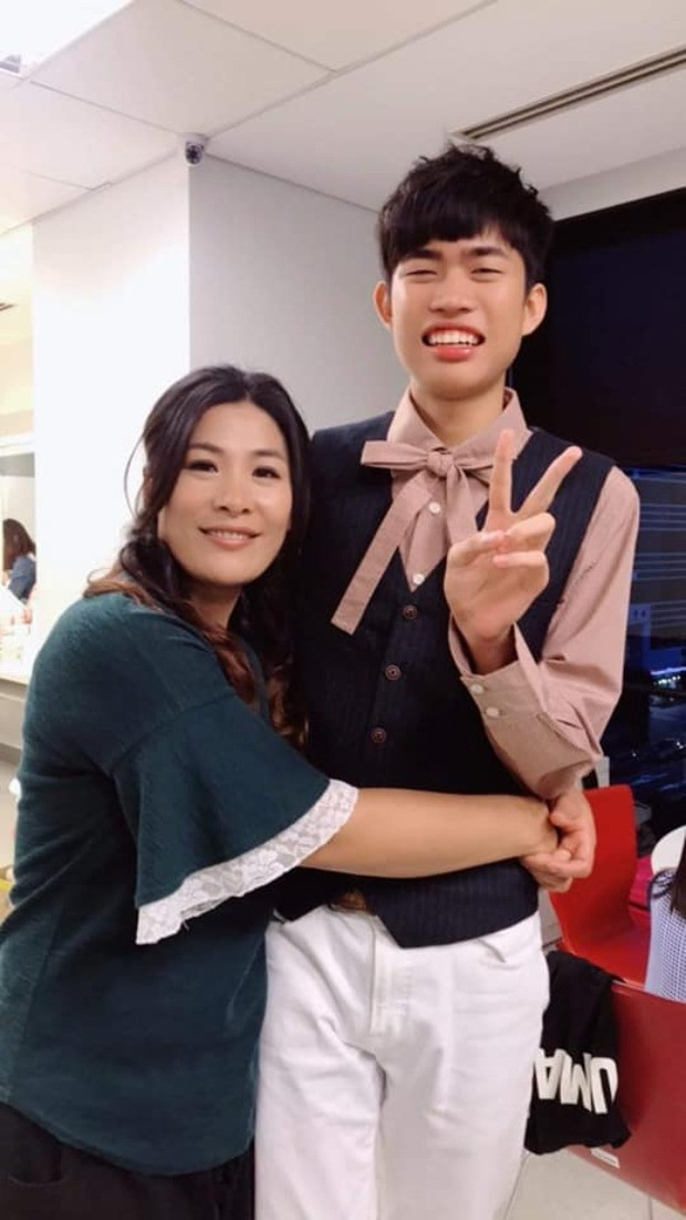 Gia đình và đồng nghiệp đau buồn khi Kha Thần Huân mất ở tuổi 20.