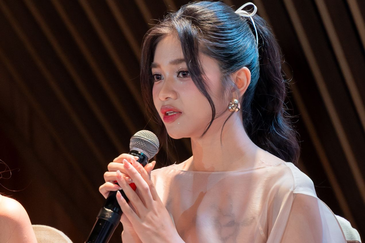 Á hậu Minh Kiên xúc động chia sẻ về hành trình chinh phục giấc mơ đóng phim điện ảnh.