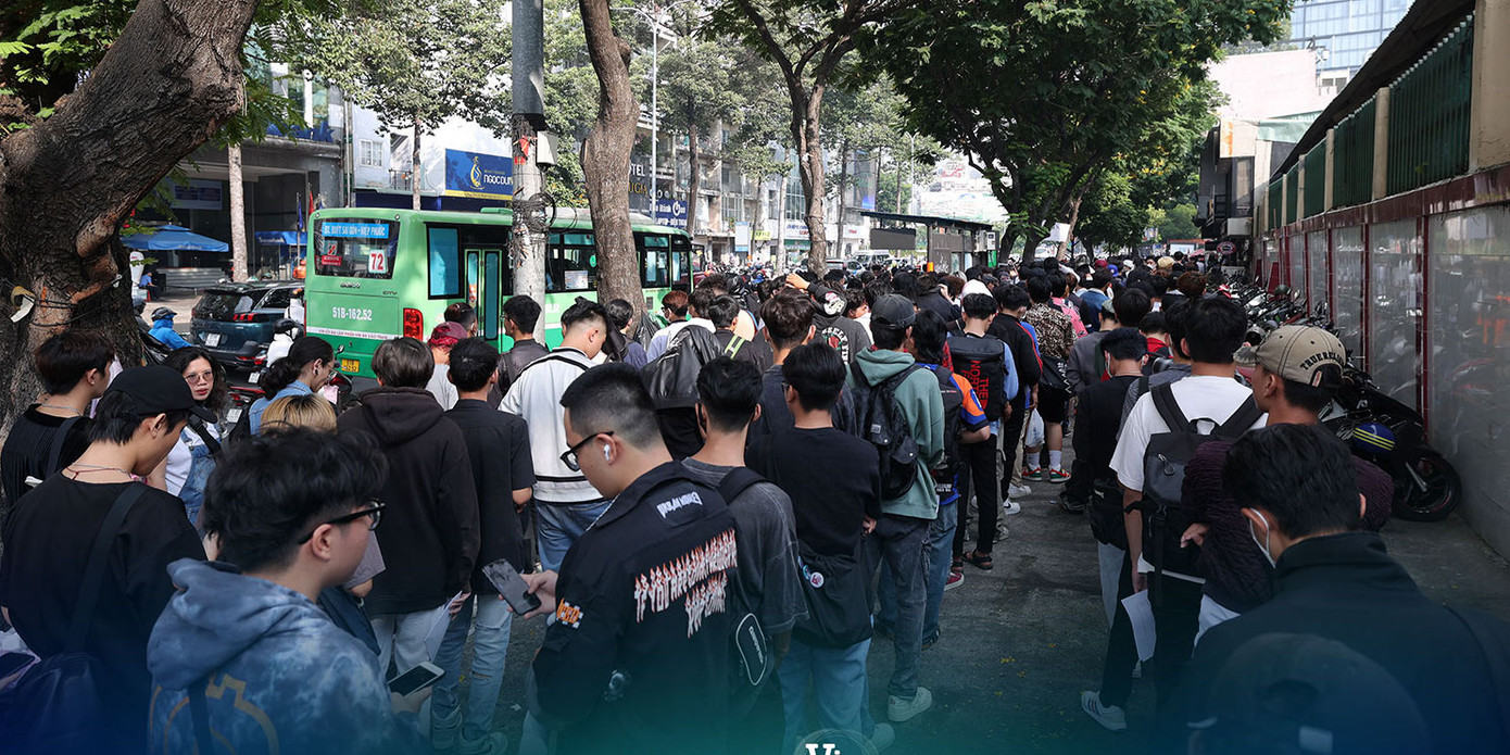 Thí sinh xếp hàng chờ đến lượt tham gia casting.