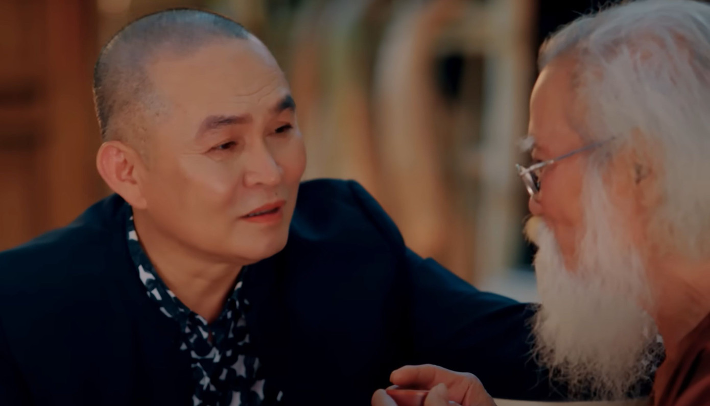 NSƯT Xuân Hinh gây xúc động với ca khúc Ơn cha của nhạc sĩ Ngô Huỳnh.