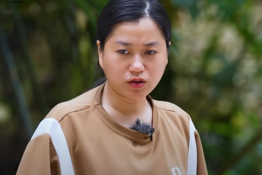 Lâm Vỹ Dạ nhiều lần "đứng hình" trước câu đùa của MisThy. Lâm Vỹ Dạ nhiều lần "đứng hình" trước câu đùa của MisThy.