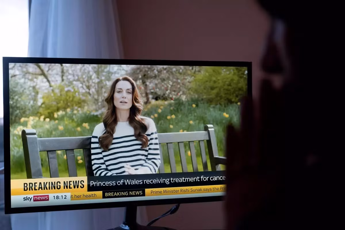 Kate Middleton bị buộc phải công bố thông tin đang điều trị ung thư. Kate Middleton bị buộc phải công bố thông tin đang điều trị ung thư.