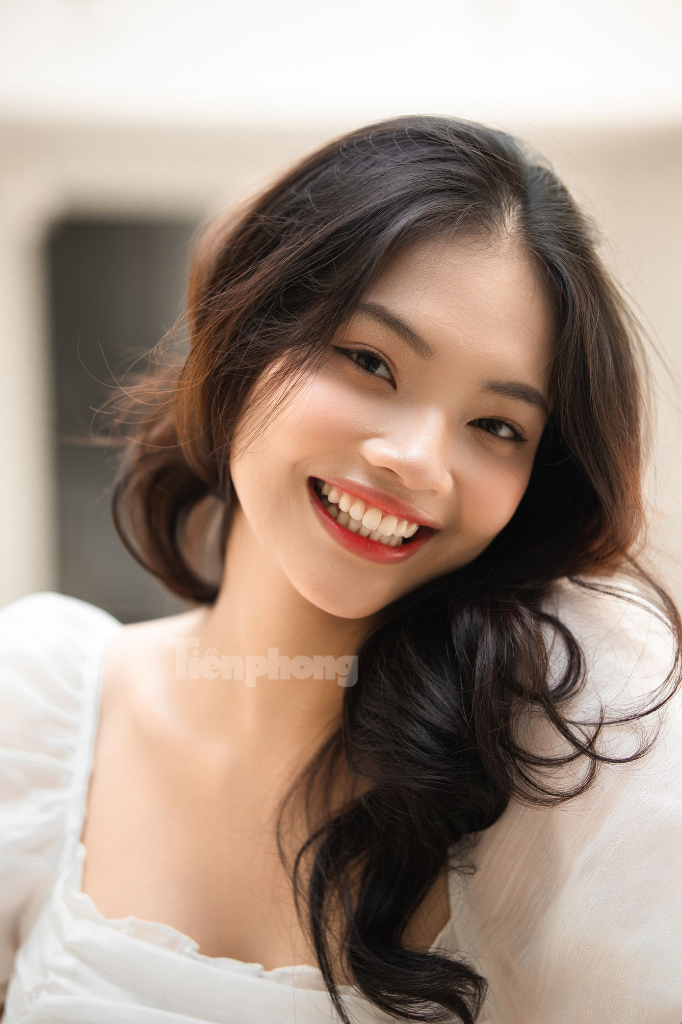 Thanh Trâm nói ngoài đời cô vô tư, sống đúng tuổi 22. "Tôi sợ tính cách nhân vật mình đóng trong phim, sợ gặp những người giống vậy. May mắn là tôi được gia đình bảo bọc", cô nói thêm.