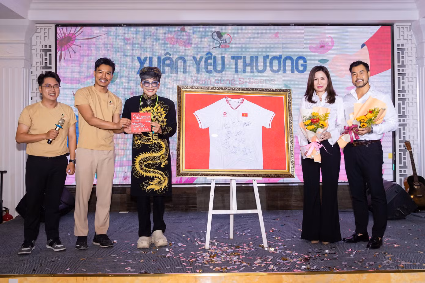 Quỹ có nhiều hoạt động ý nghĩa giúp đỡ trẻ em. Quỹ có nhiều hoạt động ý nghĩa giúp đỡ trẻ em.