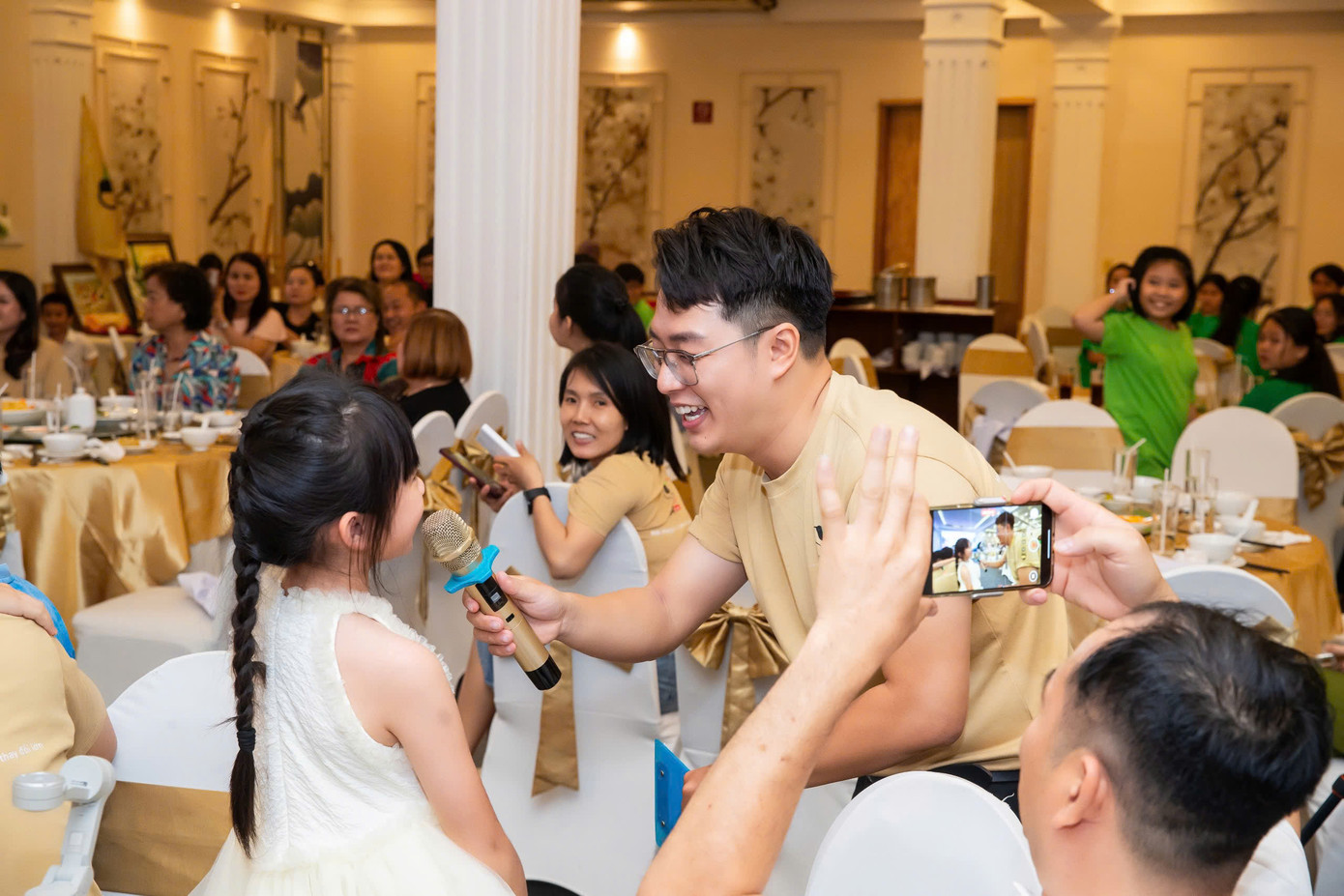 Quỹ có nhiều hoạt động ý nghĩa giúp đỡ trẻ em. Quỹ có nhiều hoạt động ý nghĩa giúp đỡ trẻ em.