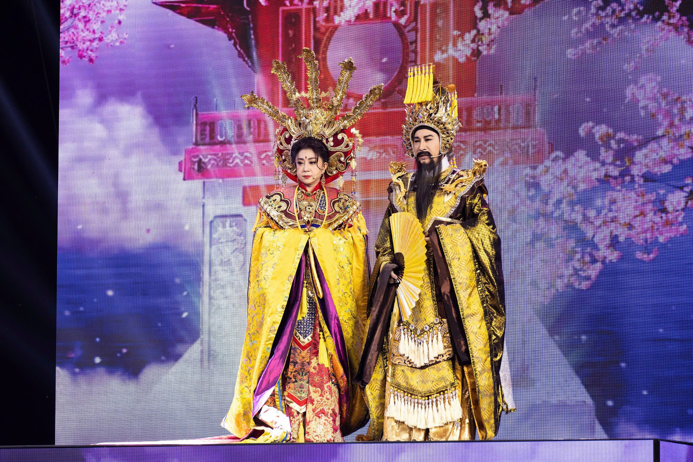 Những mảng miếng được NSƯT Kim Tử Long, Thoại Mỹ, Đại Nghĩa, Lê Khánh, Thiên Ân, Lê Hoàng Phương... tung hứng duyên dáng.