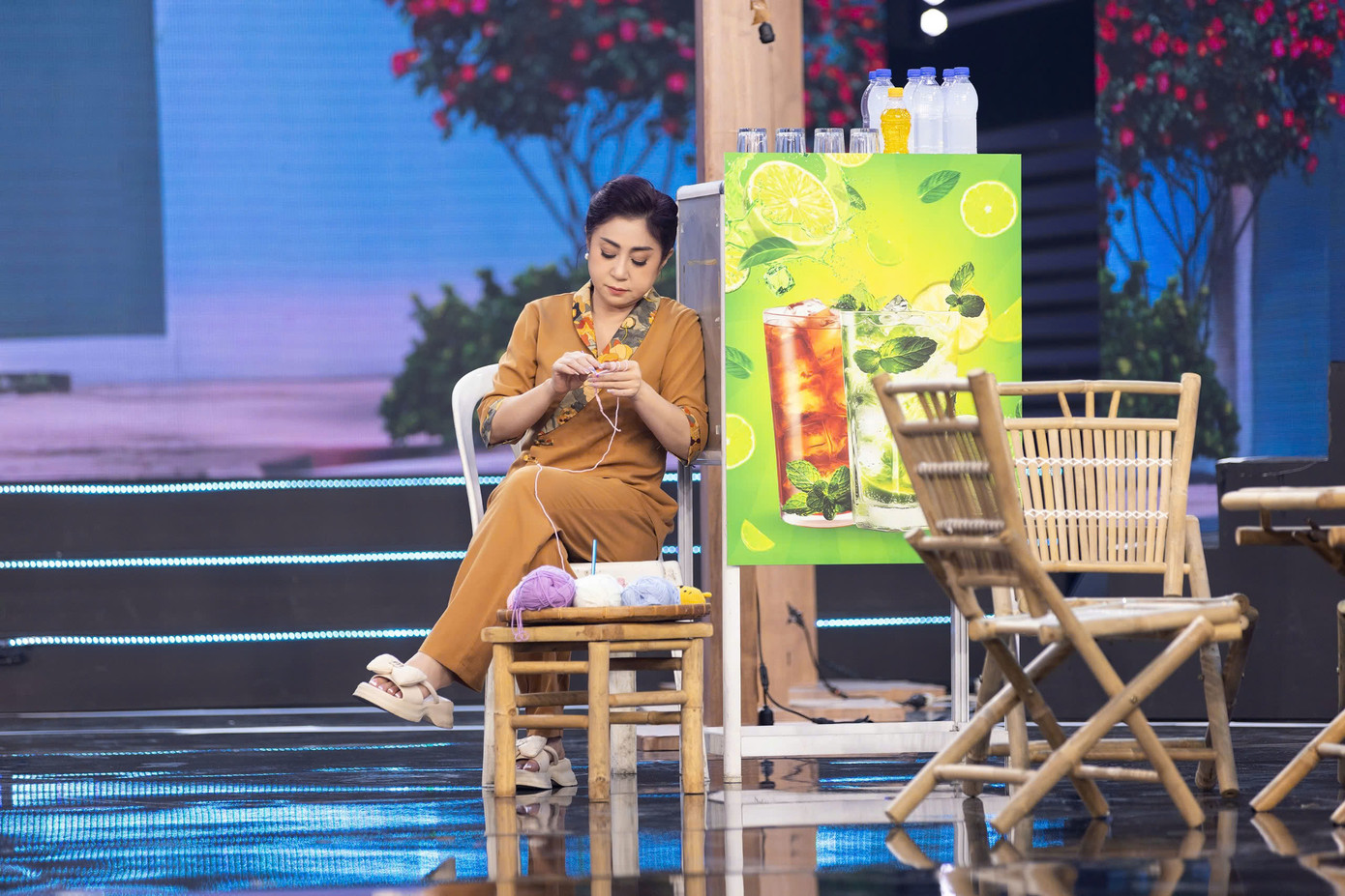 Những mảng miếng được NSƯT Kim Tử Long, Thoại Mỹ, Đại Nghĩa, Lê Khánh, Thiên Ân, Lê Hoàng Phương... tung hứng duyên dáng.