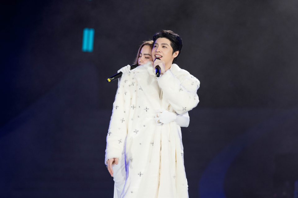 Hình ảnh trên sân khấu gần đây của Noo Phước Thịnh. Hình ảnh trên sân khấu gần đây của Noo Phước Thịnh.