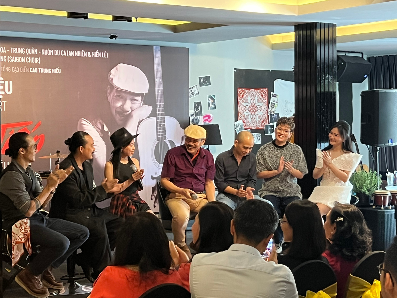 Nhạc sĩ Trần Tiến, Đức Trí tại buổi giới thiệu live concert diễn ra ở Hà Nội. Ảnh: Trọng Huy. Nhạc sĩ Trần Tiến, Đức Trí tại buổi giới thiệu live concert diễn ra ở Hà Nội. Ảnh: Trọng Huy.