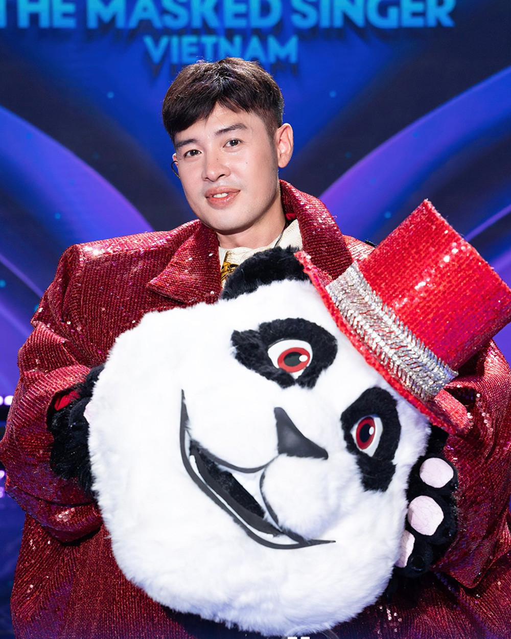 Hoàng Hải trở lại đường đua nhạc Việt sau nhiều năm vắng bóng, được khán giả ủng hộ sau Ca sĩ mặt nạ. Hoàng Hải trở lại đường đua nhạc Việt sau nhiều năm vắng bóng, được khán giả ủng hộ sau Ca sĩ mặt nạ.