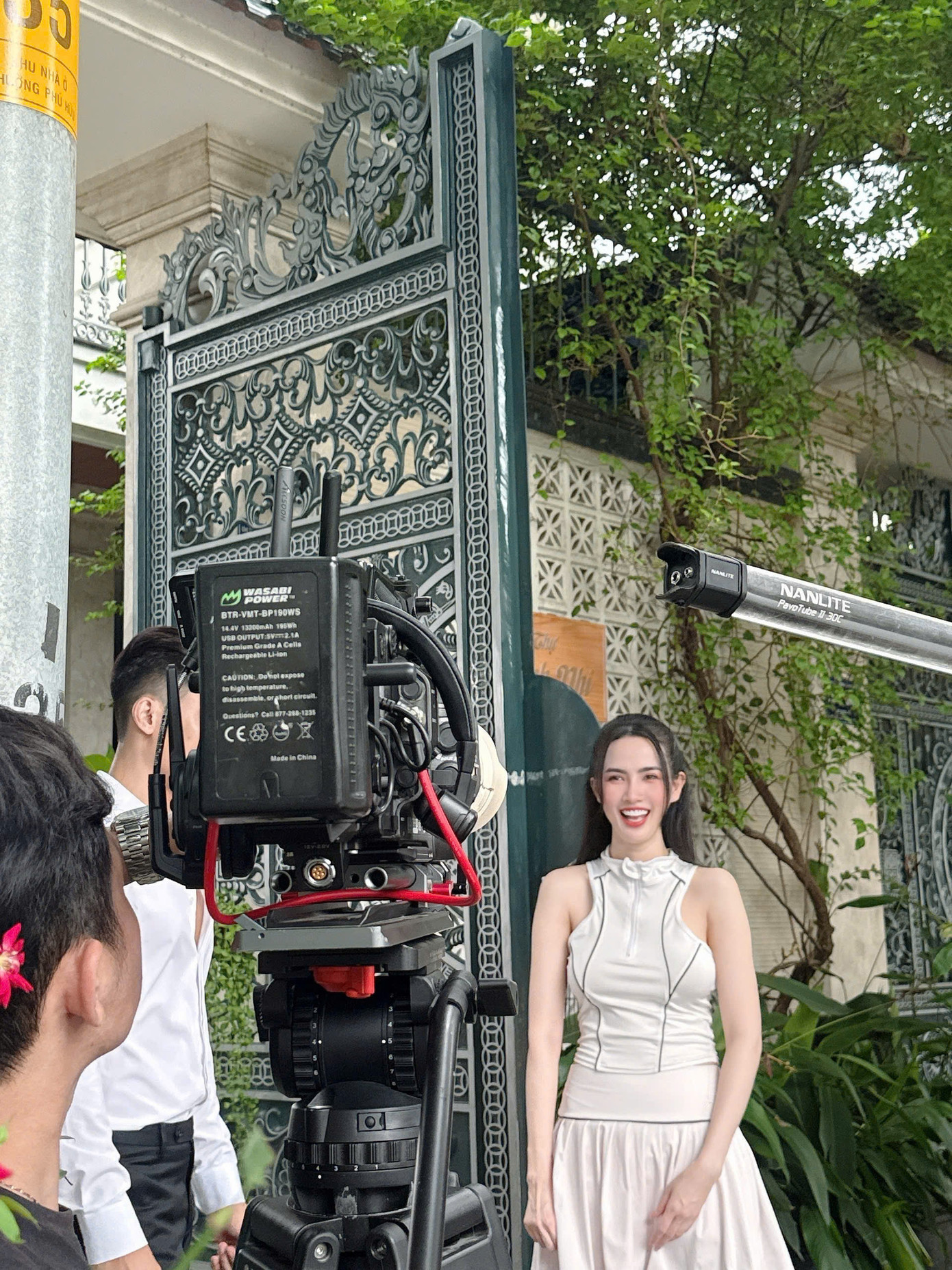 Phan Thị Mơ trên phim trường Tôi là Diệp Chi Mai.