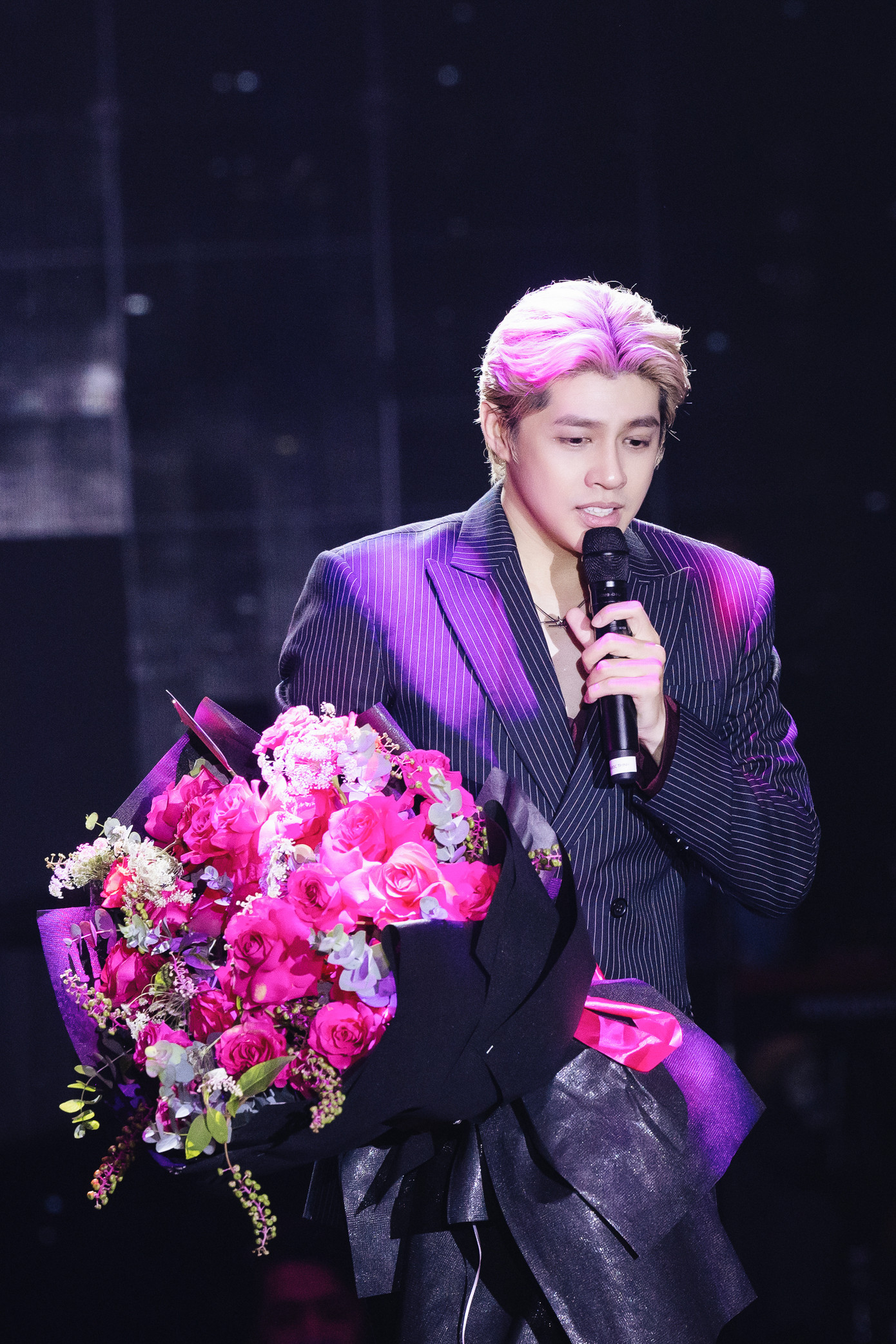 Sau nhiều năm trở lại, khán phòng với 1.000 chỗ ngồi kín chỗ. Noo Phước Thịnh biểu diễn gần 3 giờ đồng hồ trước sự hào hứng của khán giả. Trước buổi diễn, anh dành lời cảm ơn đến khán giả gặp sức khỏe kém nhưng vẫn vượt đường xa đến live show.