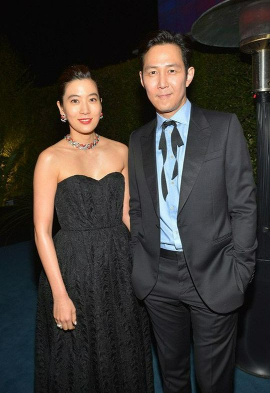 Lee Jung Jae và bạn gái tài phiệt hẹn hò hơn 10 năm. Lee Jung Jae và bạn gái tài phiệt hẹn hò hơn 10 năm.