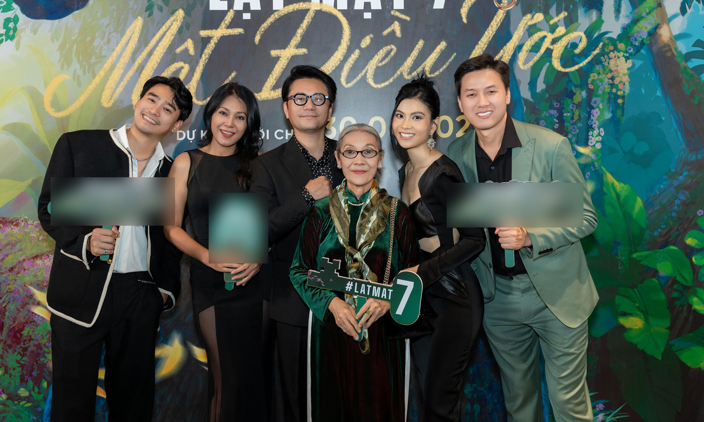 Trương Minh Cường (mang kính) và nghệ sĩ Thanh Hiền (giữa) là nhân vật chính của Lật mặt 7.