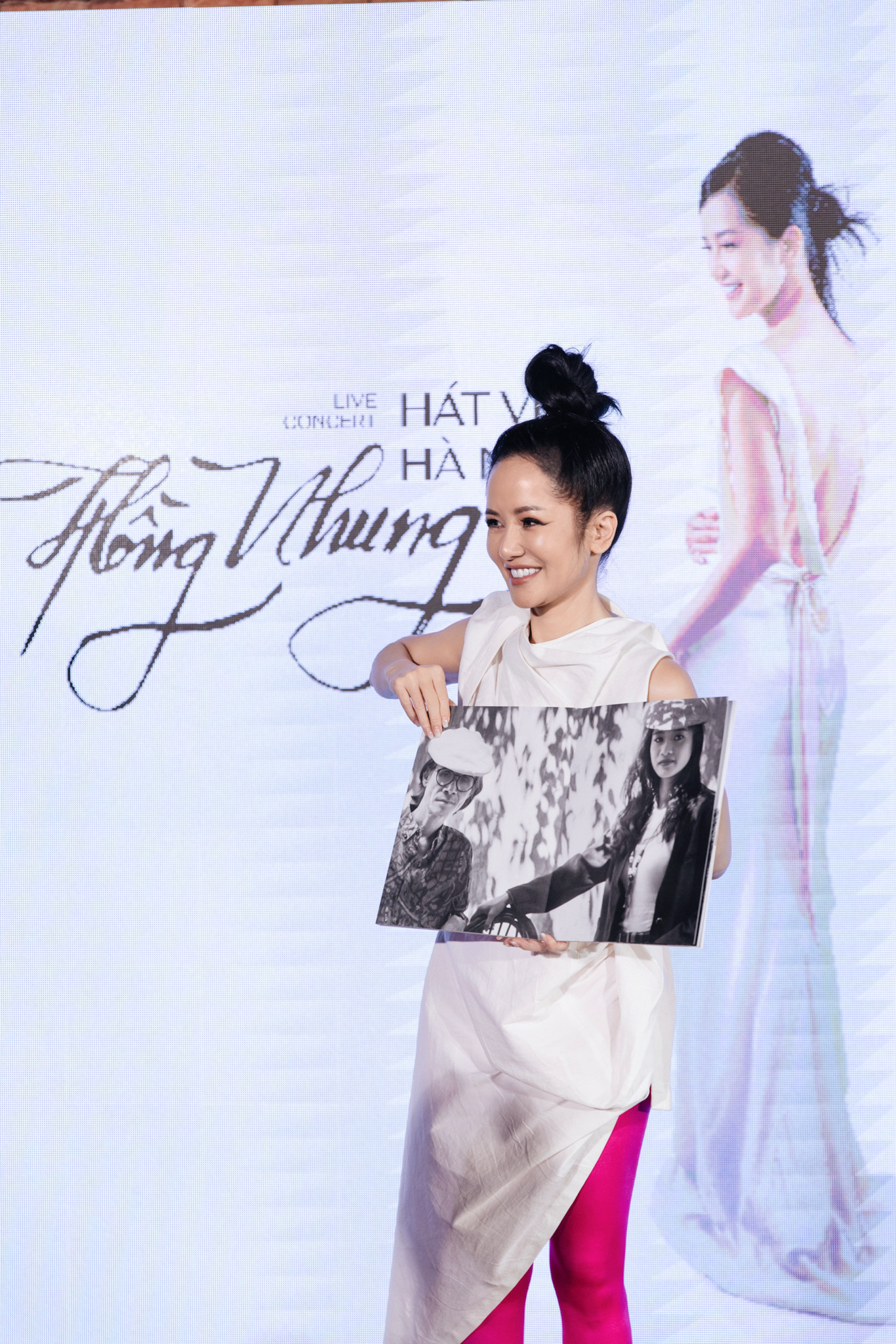 Hồng Nhung kể chuyện về đời, về nhạc sĩ Trịnh Công Sơn và những điều cô từng gặp trong đời.