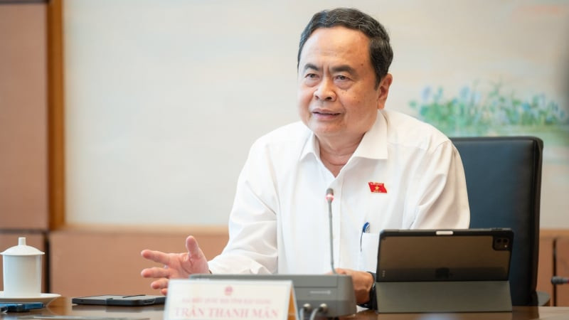 Chủ tịch Quốc hội: "Cử tri cả nước ai cũng mong chờ tinh gọn bộ máy hiệu năng, hiệu lực, hiệu quả". Chủ tịch Quốc hội: "Cử tri cả nước ai cũng mong chờ tinh gọn bộ máy hiệu năng, hiệu lực, hiệu quả".