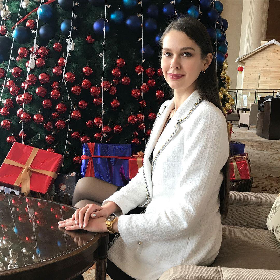 Ở độ tuổi 36, hoa hậu của làng bi-a từ giã sự nghiệp cầm cơ chuyên nghiệp. Cô lùi về sau, giữ chức huấn luyện viên và giúp đỡ các tài năng trẻ tuổi. Với lợi thế gương mặt ăn ảnh cùng tài năng ăn nói, cô lấn sân sang vai trò biên tập viên thể thao. Ngoài ra, Anastasia Luppova còn là gương mặt quảng cáo khá ăn khách của các thương hiệu đồ thể thao.