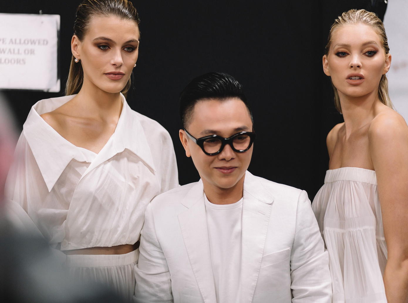 Nhà thiết kế Công Trí có công ty khoảng 200 nhân viên. Nhà thiết kế Công Trí có công ty khoảng 200 nhân viên.