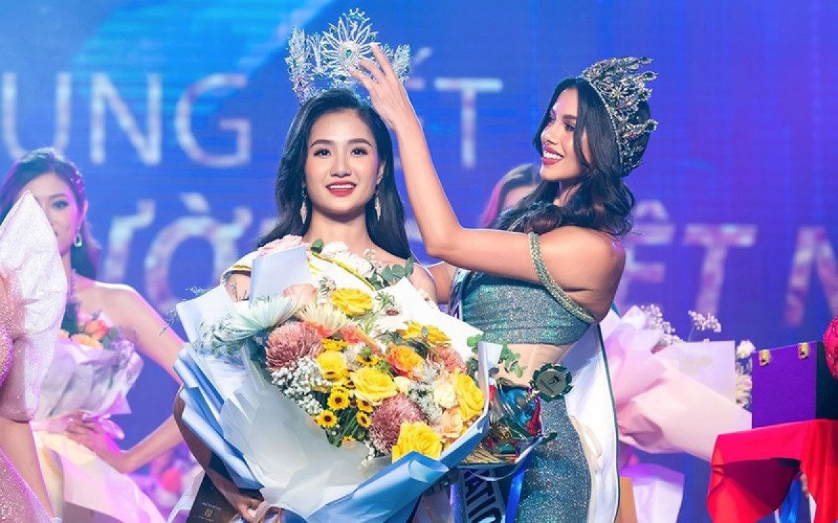 Khoảnh khắc đăng quang của Thanh Hà tại Miss Eco International 2023. Khoảnh khắc đăng quang của Thanh Hà tại Miss Eco International 2023.