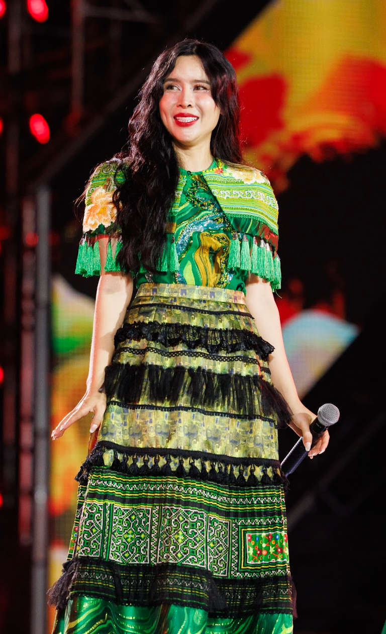 Không thể thiếu những tiết mục tôn vinh sự đa dạng của văn hóa Việt.