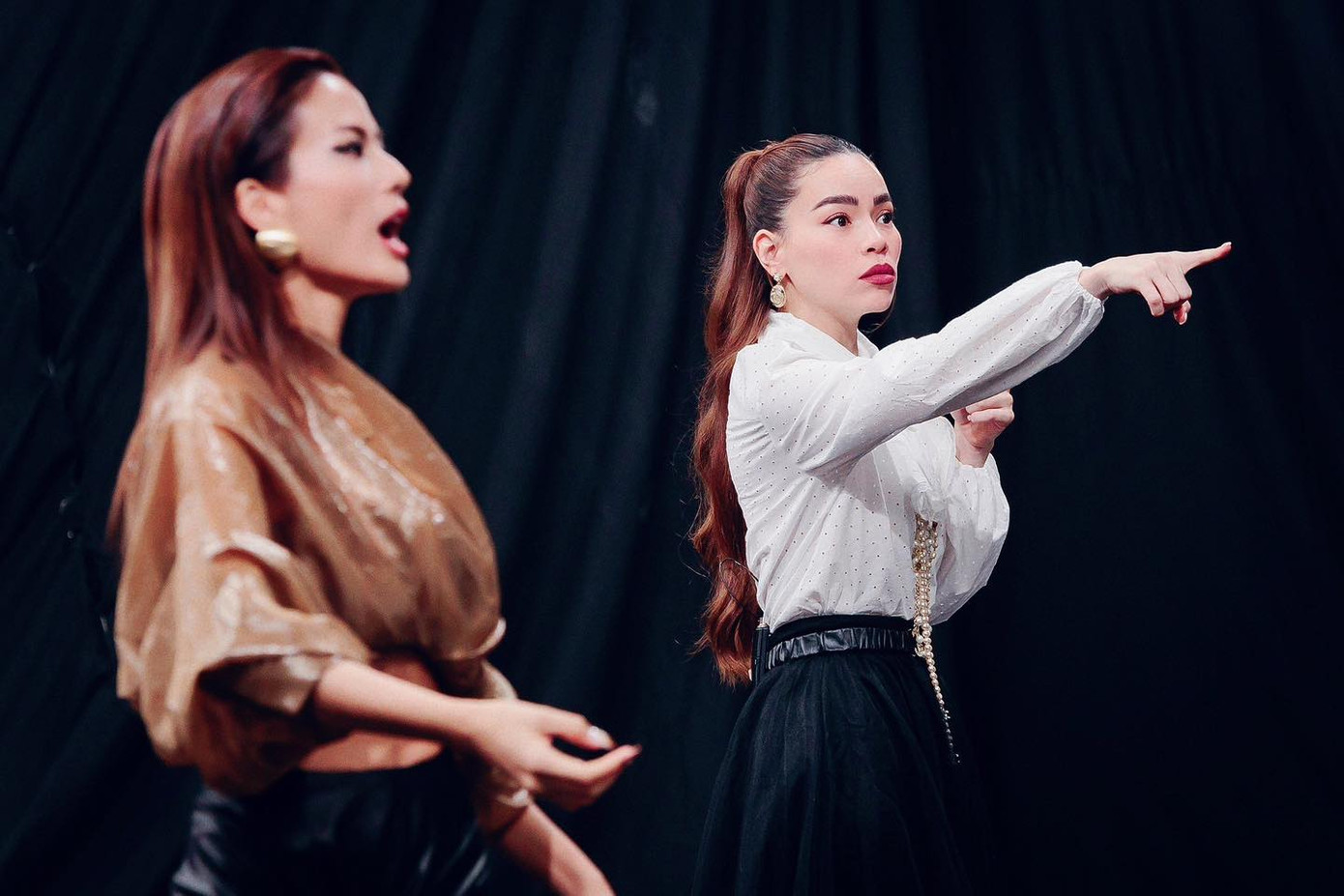 Tin đồn Hồ Ngọc Hà, Hương Giang "nghỉ chơi" xuất hiện sau tập 2 The New Mentor. Tin đồn Hồ Ngọc Hà, Hương Giang "nghỉ chơi" xuất hiện sau tập 2 The New Mentor.