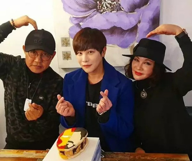 Gia đình diễn viên Seol Woon Do và ca sĩ Lee Soo Jin.