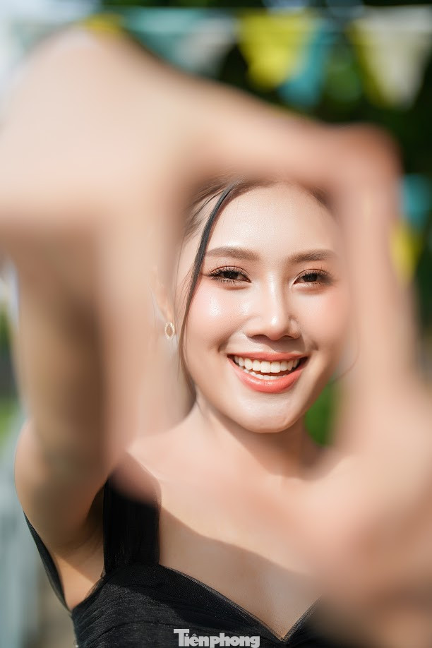 Ngoài ra, Thùy Nhiên tự hào khi được là một phần của Hoa hậu Việt Nam. Suốt ba tháng tham gia từ vòng sơ khảo, cô được đi qua nhiều nền văn hóa, từ TPHCM đến Quảng Trị và chung khảo diễn ra tại thủ đô Hà Nội. Cô và top 25 háo hức đến Huế chuẩn bị cho vòng chung kết.