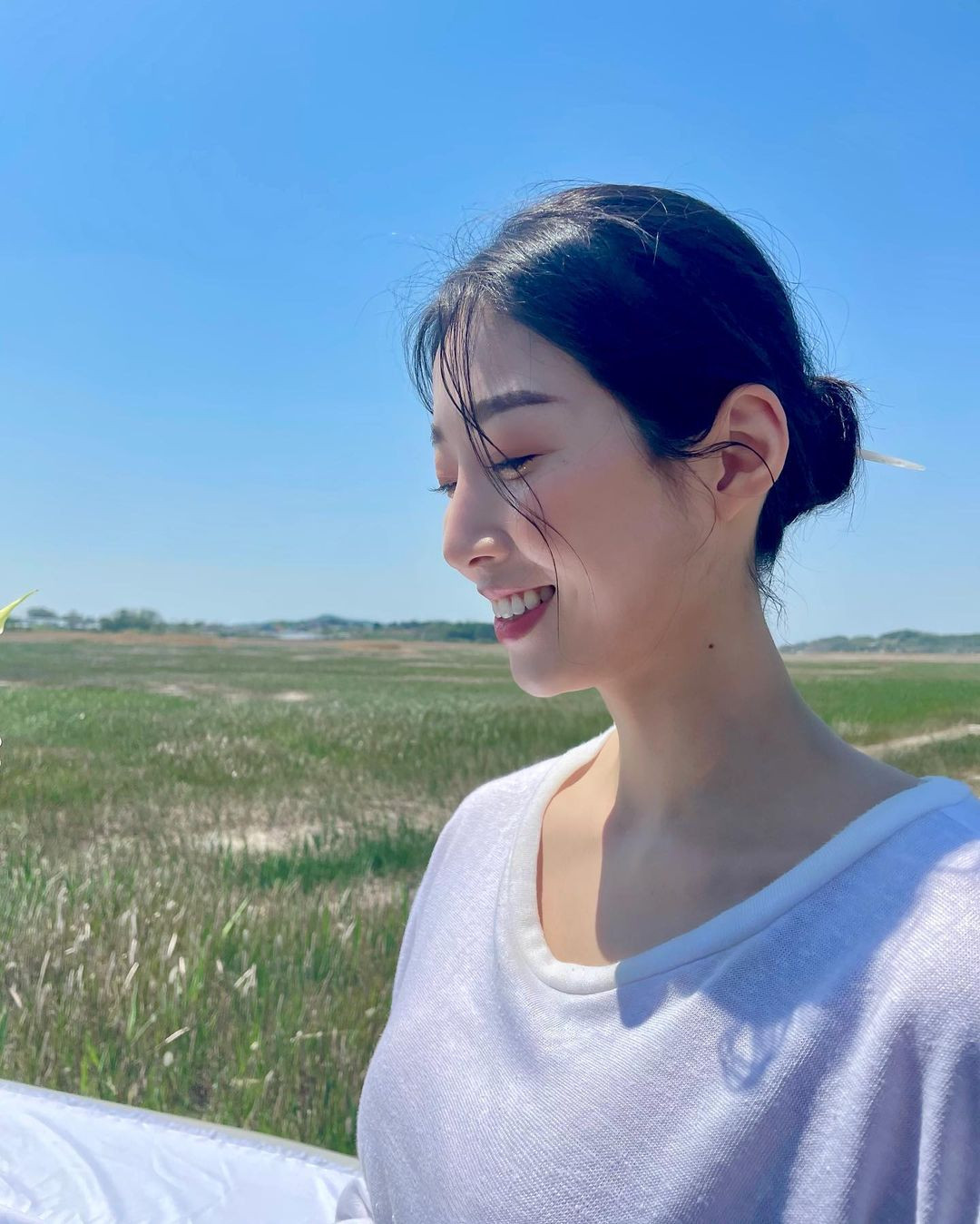 Hiện, cô tận hưởng cuộc sống tại thủ đô London, Anh, rời xa cuộc sống ở làng giải trí Hàn Quốc với nhiều lời ghét bỏ, khắc nghiệt.