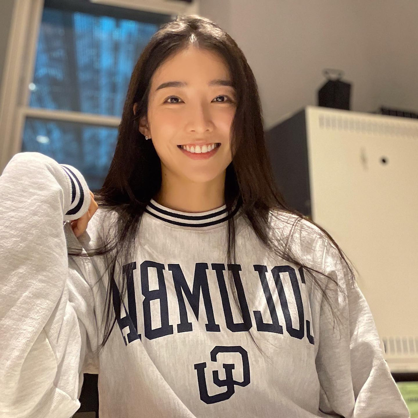 Hiện, cuộc sống của Kim Soo Min không liên quan gì đến giới giải trí. Cô chọn sống lành mạnh với công việc phóng viên ở Anh, rời xa hoàn toàn ánh đèn sân khấu sau khi bị miệt thị vì đăng quang ngôi vị hoa hậu danh giá nhất Hàn Quốc.