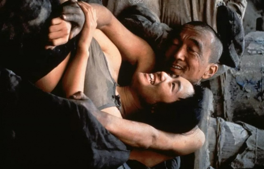 Cần thận trọng với cảnh tình dục trong phim.