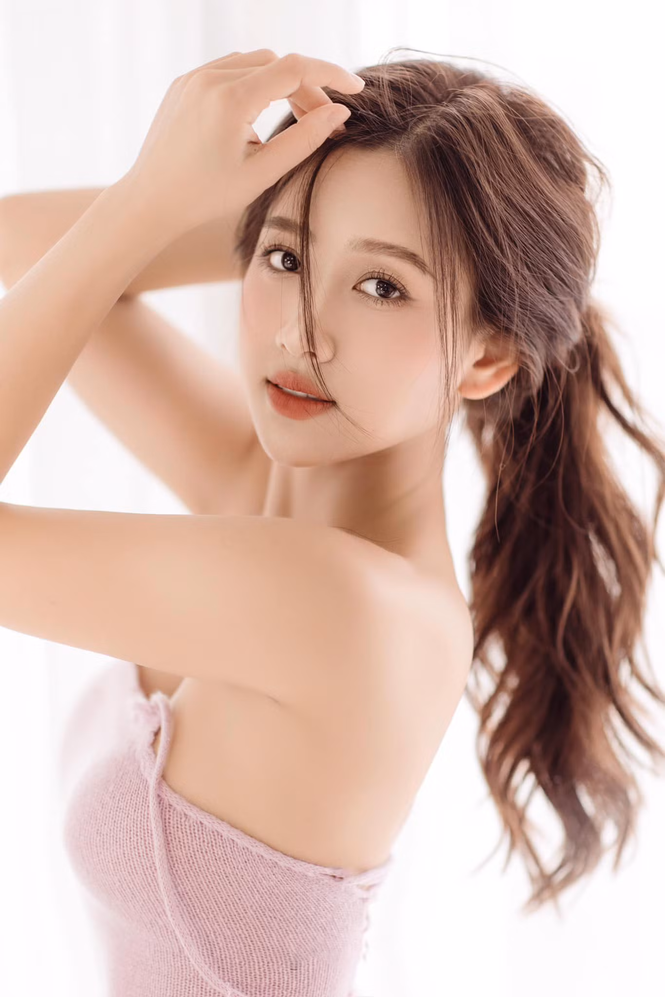 Nhan sắc Hoa khôi Bùi Thu Hương. Nhan sắc Hoa khôi Bùi Thu Hương.