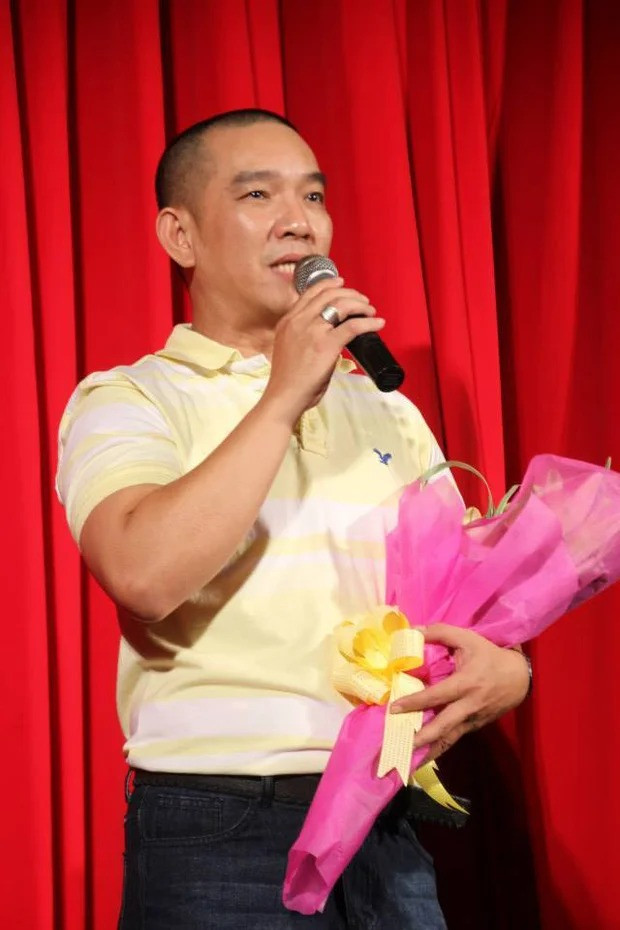 Phần mộ của đạo diễn Vũ Minh bị hư hỏng. Phần mộ của đạo diễn Vũ Minh bị hư hỏng.