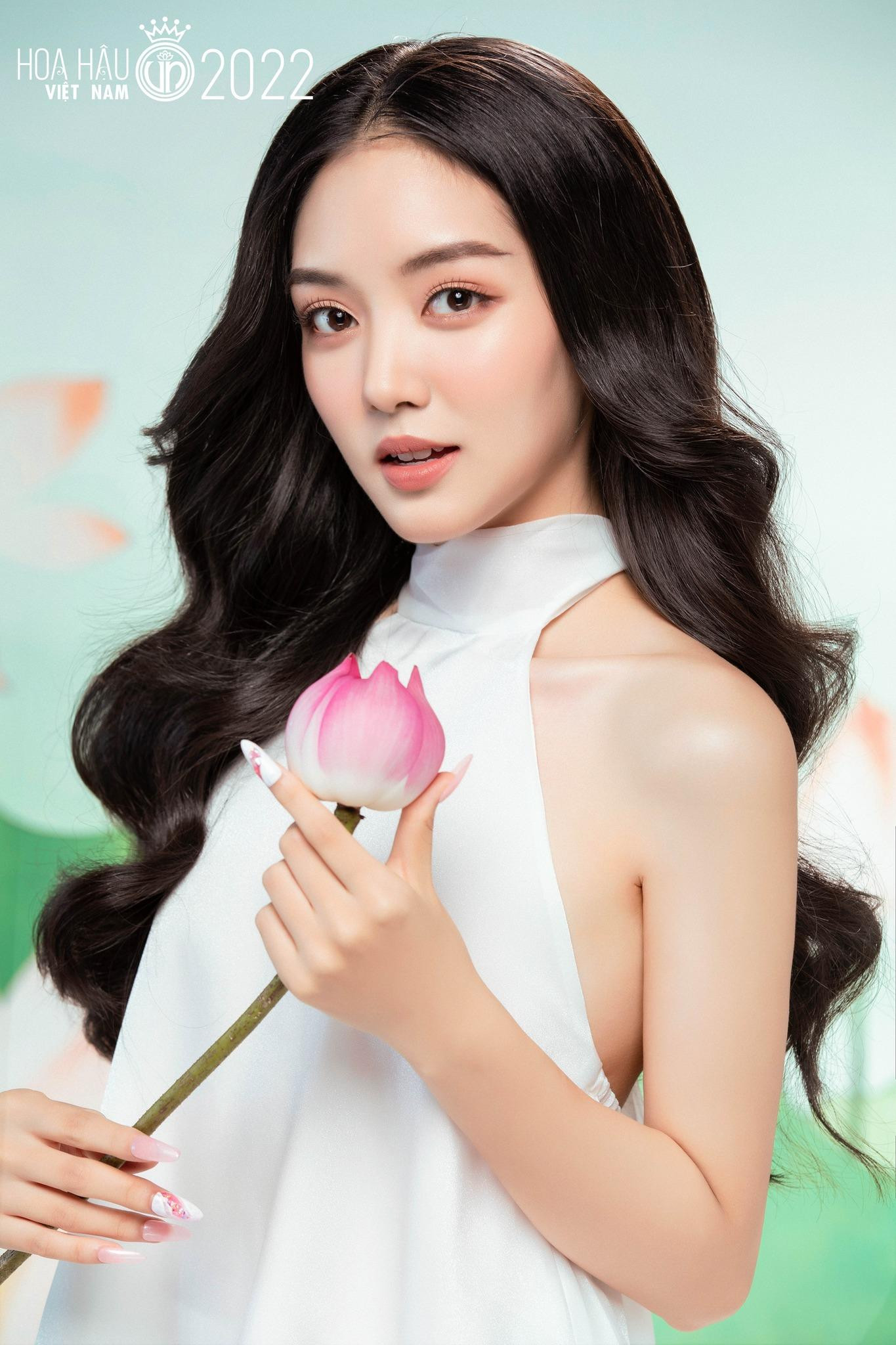 Nguyễn Linh Thu (SBD 057) và Trần Lê Mai Chi (SBD 052). Nguyễn Linh Thu (SBD 057) và Trần Lê Mai Chi (SBD 052).