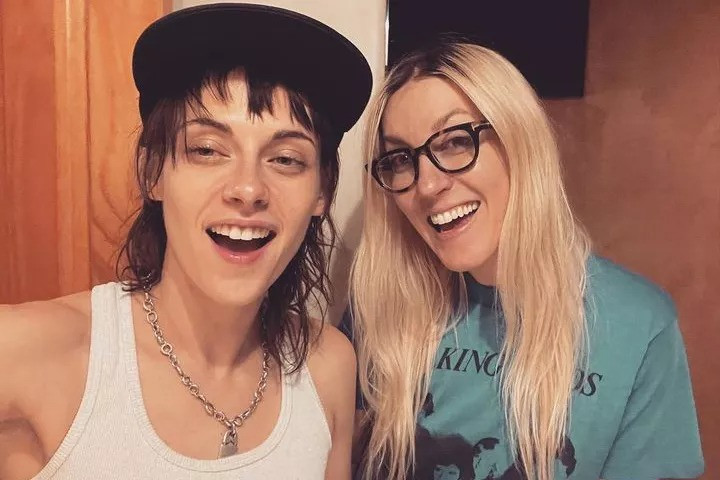 Hôn thê của Kristen Stewart viết bài đăng ngọt ngào gửi đến diễn viên phim Chạng vạng ngày 14/2: &quot;Trong cuộc đời này, dù trải qua những khoảnh khắc tuyệt vời cũng không bằng ở cùng bạn dịp Valentine&quot;.