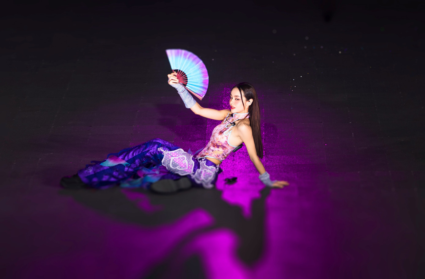 Mlee đầu tư mạnh tay cho tiết mục nhưng vẫn không thể đạt điểm số cao. Mlee đầu tư mạnh tay cho tiết mục nhưng vẫn không thể đạt điểm số cao.