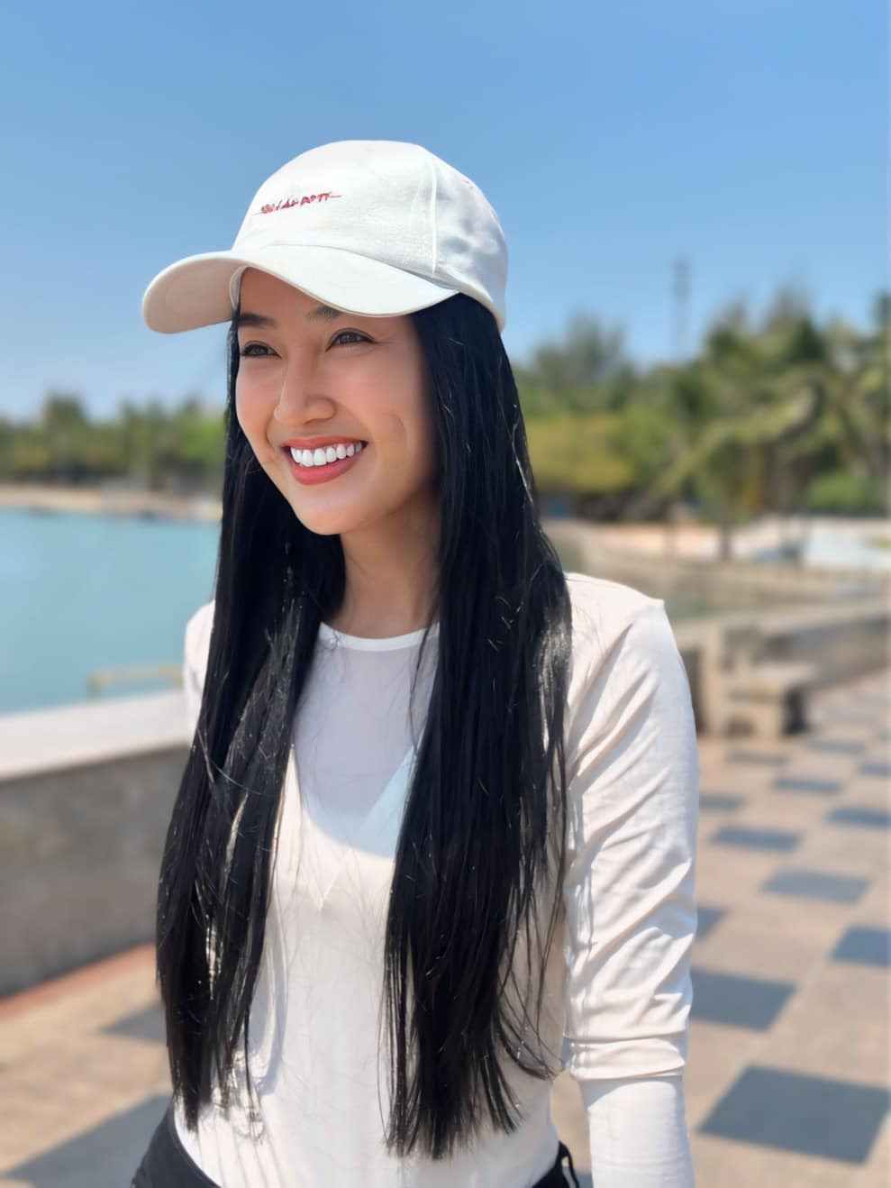 Sau khi chia tay bạn trai, trang cá nhân của Quỳnh Lam chủ yếu đăng ảnh đời thường của nữ diễn viên, hoặc ảnh cô ghi hình trên phim trường. Ở tuổi 40, cô vẫn đắt show trong lĩnh vực phim truyền hình, gần đây là vai Kim Sang trongDuyên tiên tiền định. Do có duyên với nhiều bộ phim bối cảnh Nam bộ thời phong kiến, Quỳnh Lam được khán giả ưu ái gọi là "nữ hoàng phim xưa". Sau khi chia tay bạn trai, trang cá nhân của Quỳnh Lam chủ yếu đăng ảnh đời thường của nữ diễn viên, hoặc ảnh cô ghi hình trên phim trường. Ở tuổi 40, cô vẫn đắt show trong lĩnh vực phim truyền hình, gần đây là vai Kim Sang trongDuyên tiên tiền định. Do có duyên với nhiều bộ phim bối cảnh Nam bộ thời phong kiến, Quỳnh Lam được khán giả ưu ái gọi là "nữ hoàng phim xưa".