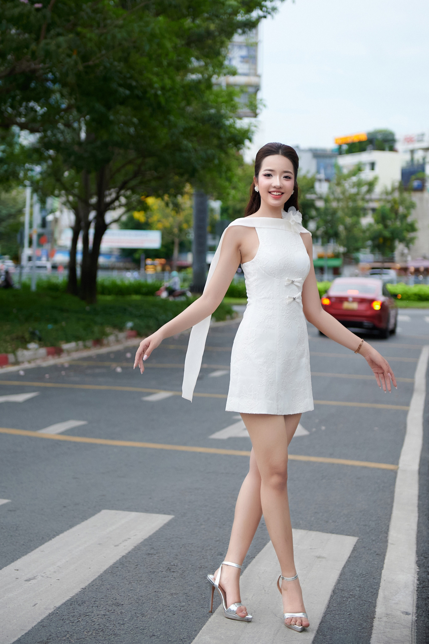 Cô gái 20 tuổi nhận định thi hoa hậu là hành trình giúp cô nhận ra giới hạn bản thân, vùng an toàn và từng bước vượt qua nó. &quot;Tôi dám thử thách, thất bại và lớn lên. Tôi ở đây để hoàn thiện và phát triển bản thân mỗi ngày&quot;, cô gái sinh năm 2005 chia sẻ thêm.