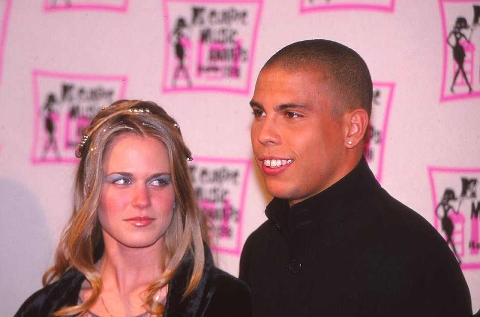 Trước khi chính thức kết hôn với Locks, Ro béo trải qua nhiều đời vợ. Năm 1997, Ro béo hẹn hò Susana Werner sau khi gặp gỡ trên phim trường Malhacao. Tuy không kết hôn, cô được truyền thông biết đến là bạn đời đầu tiên sau khi Ro béo nổi tiếng. Nữ người mẫu dọn về sống cùng bạn trai và chia tay sau hai năm.